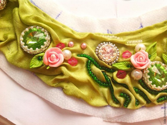 Шикарное колье "Утренняя роза"