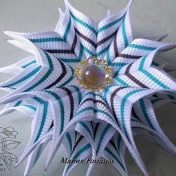 Цветок из репсовых лент