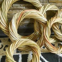 Интерьерные веночки из веточек ивы