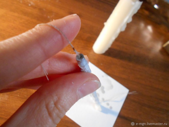 Миниатюрная свеча с подсвечником