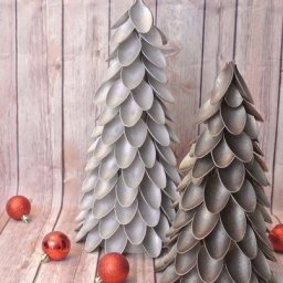 Ёлочка из пластиковых ложек