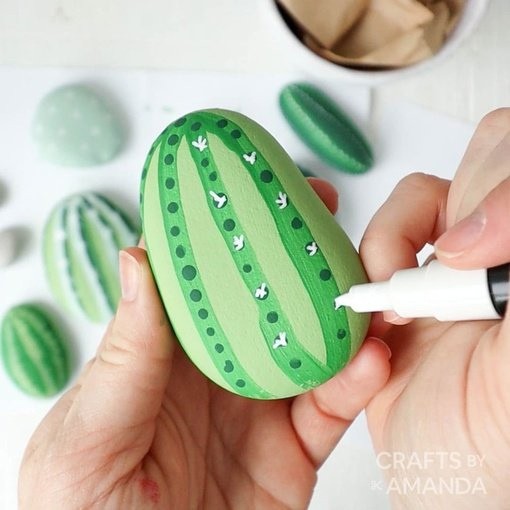 Роспись морских камней