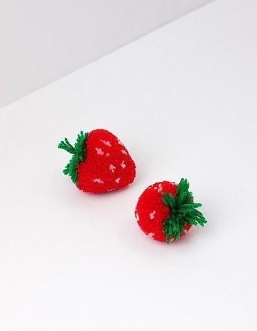 Фруктовые помпончики