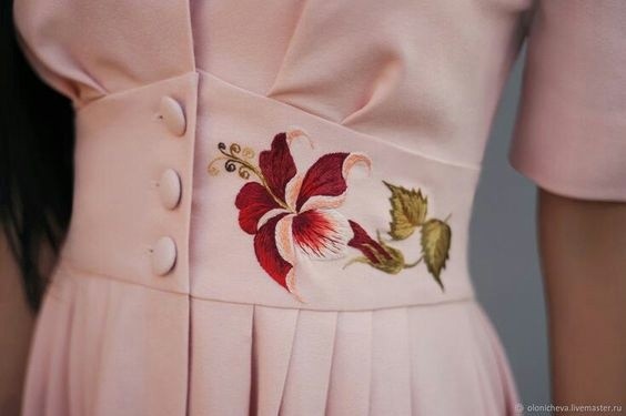 ​Идеи украшения одежды цветочной вышивкой