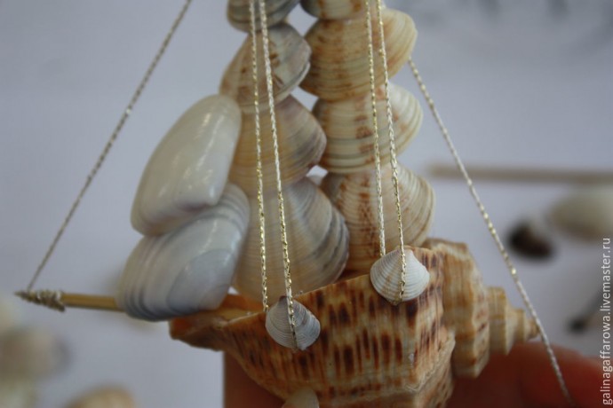 Кораблик из морских ракушек