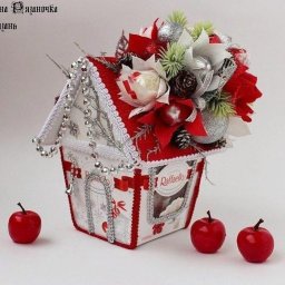 Новогодний домик из картонной коробки