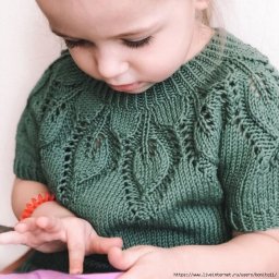 Круглая кокетка с листиками