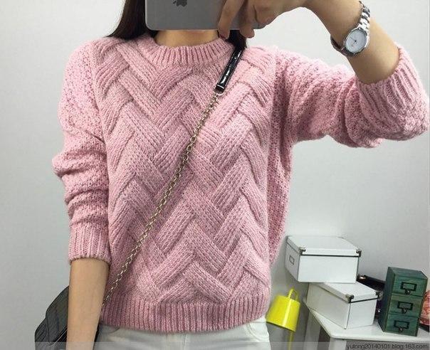 Пуловер с интересным графичным узором