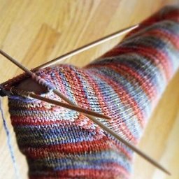 ​Вязание заменяемой пятки носка спицами