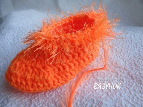 Вязаные пинетки—обезьянки