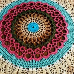 Цветные ажурные салфетки крючком