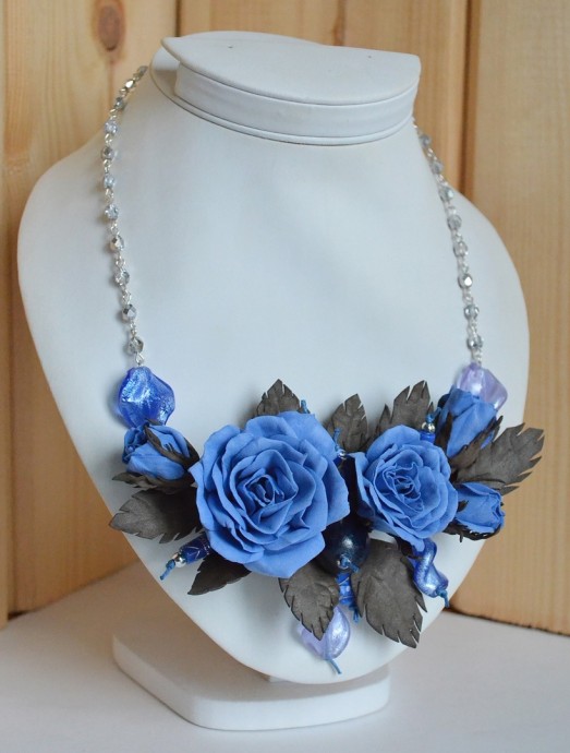 ​Идеи ярких и красочных колье к новому году