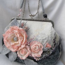 ​Идеи украшения сумочек цветами