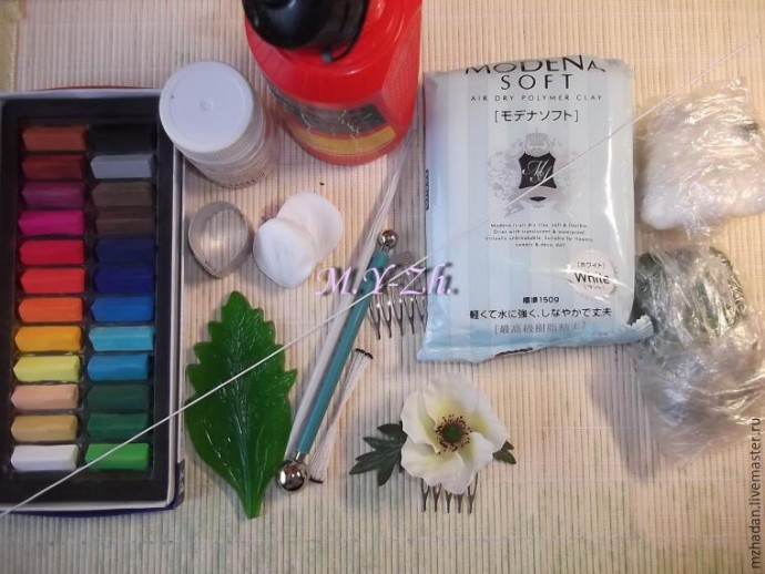 Гребень для волос с цветком мака