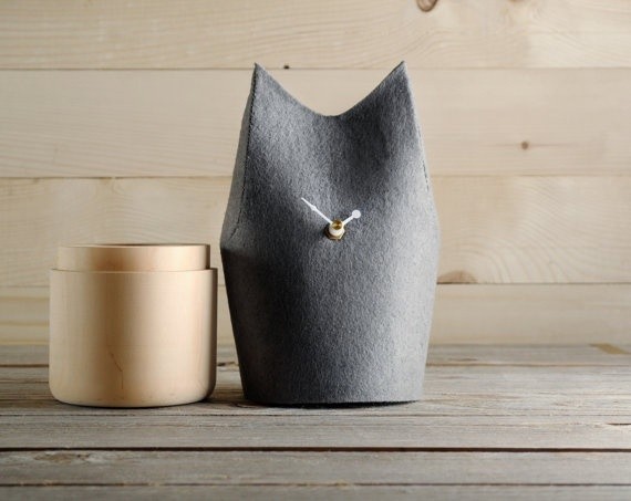 Войлочные часы