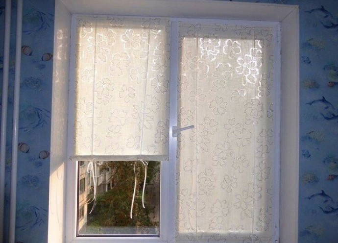 ​Оконные шторки на липучках