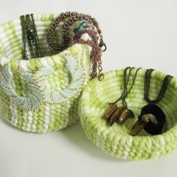 Плетёная корзина в необычной технике