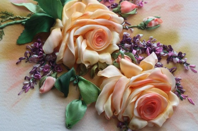 Вышивка лентами роз: идеи для вдохновения Вышивка лентами роз: идеи для вдохновения