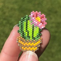 Кактусы из бисера