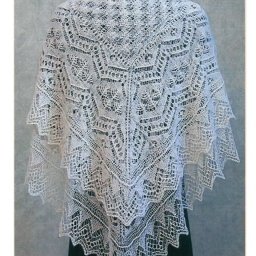 ​Красивая ажурная шаль спицами