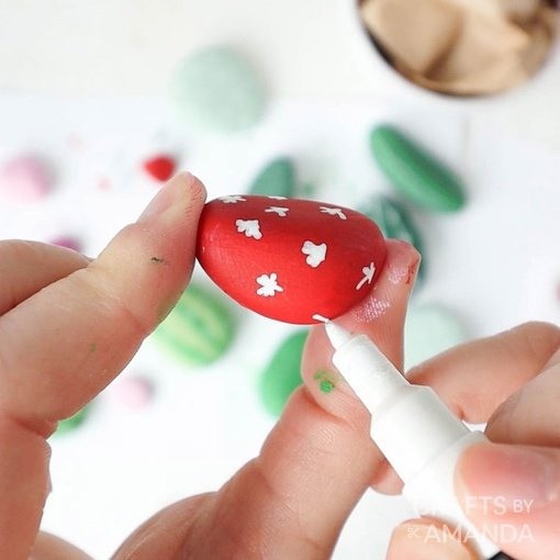 Роспись морских камней