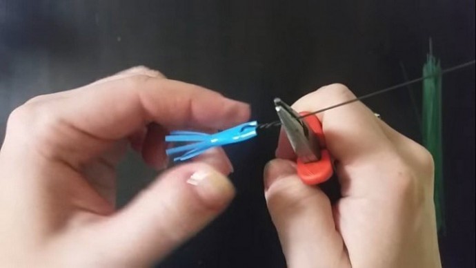 Одуванчик из трубочек и проволоки