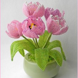 Плетем миниатюрные цветочки из бисера