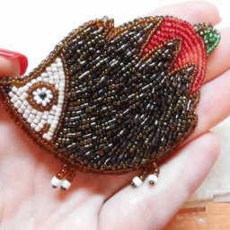 Брошь "Счастливый ёжик" из бисера