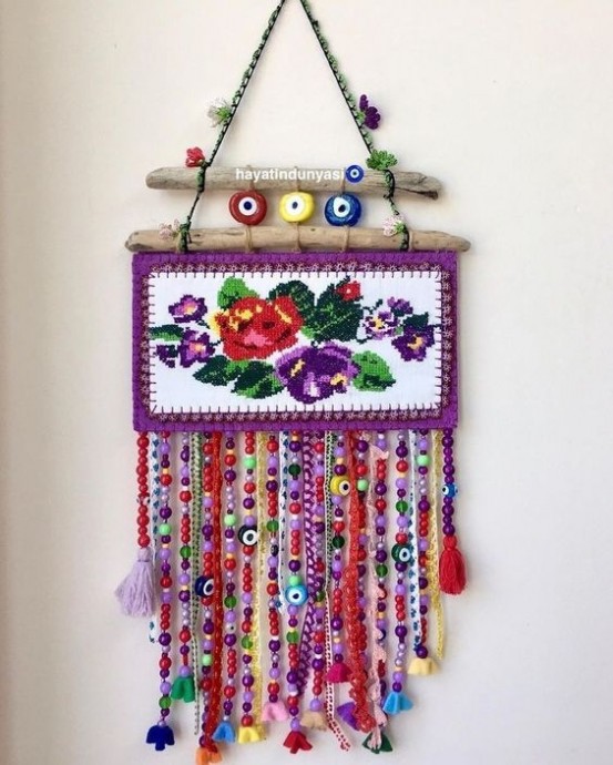 Оригинальные декоративные работы на обычных деревянных палочках