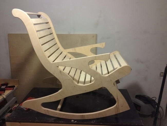 Кресло-качалка из фанеры Кресло-качалка из фанеры