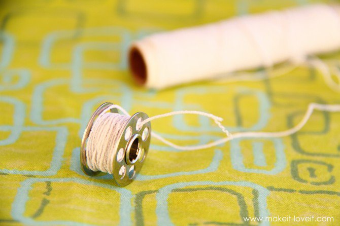 Нитка-резинка для выполнения сборки