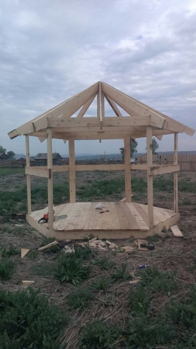 Притененная беседка своими руками