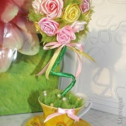 ​Топиарий из атласных роз