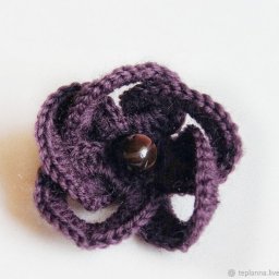 ​Вязаная брошь "Цветок"