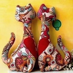 Интерьерные кошечки из набивной ткани