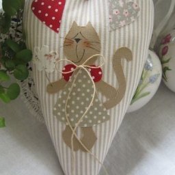 ​Маленькие подушки-думочки