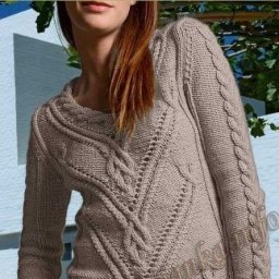 Пуловер с красивыми переплетениями