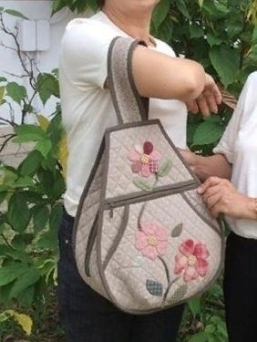 ​Идеи создания сумок и рюкзаков с аппликацией из лоскутов ткани