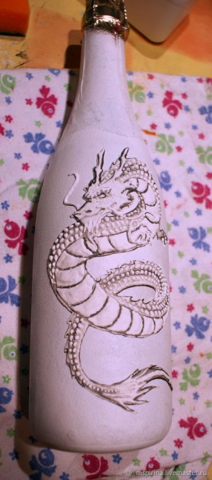 Декор бутылки с драконом