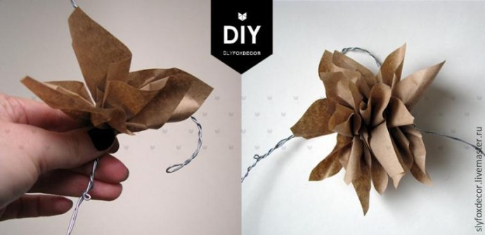 Декоративный венок из крафт-бумаги