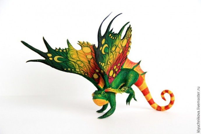 Лепим чудесного интерьерного дракончика из бархатного пластика