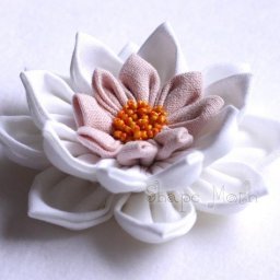 ​Лилия из плотной ткани