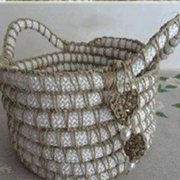 Вязанная корзинка