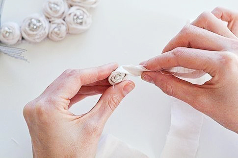 Интересное ожерелье из ткани своими руками