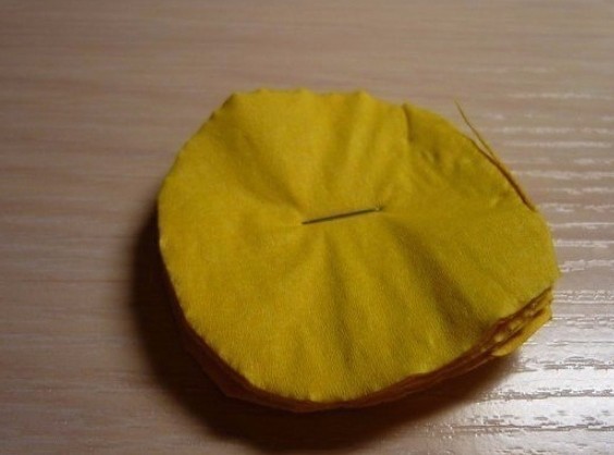 Яркий букет из обычных салфеток