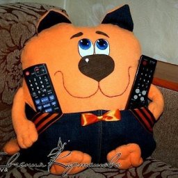 Кот: держатель и хранитель пультов