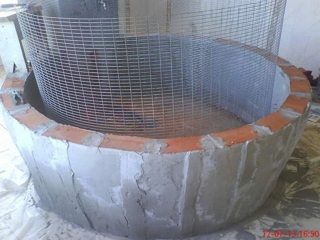 Оригинальная ванна из кирпича своими руками