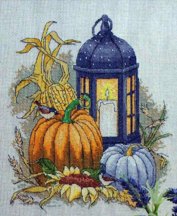 ​Осенняя композиция со свечой