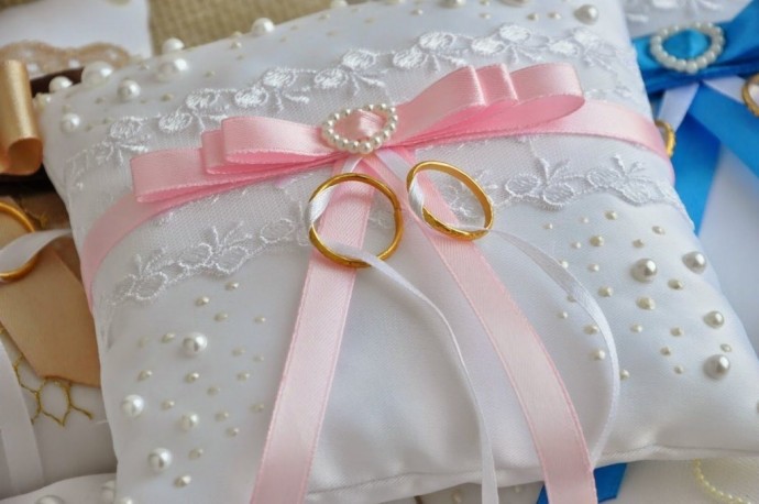 Подушечки для колец: интересные идеи