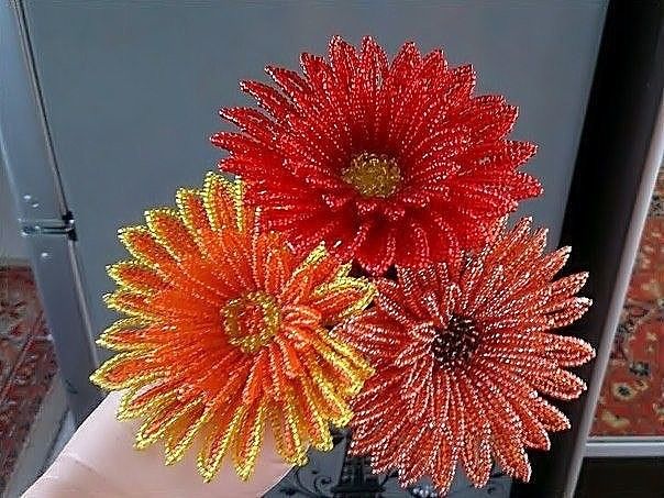 Гербера из бисера